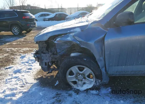 2009 Toyota Rav4 from USA, damaged, VIN JTMBF33V195016594